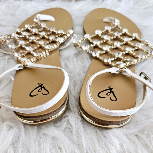 7.5 WHITE J CREW POM POM SANDALS - Picture 6 of 8